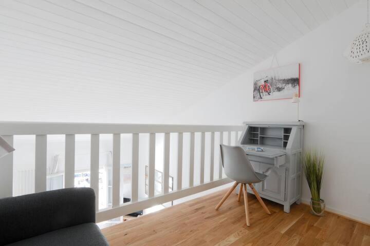 Sur L'Ilot De St Martin Au Centre Du Port Vue Exceptionnelle ! Apartment Saint-Martin-de-Re Bagian luar foto