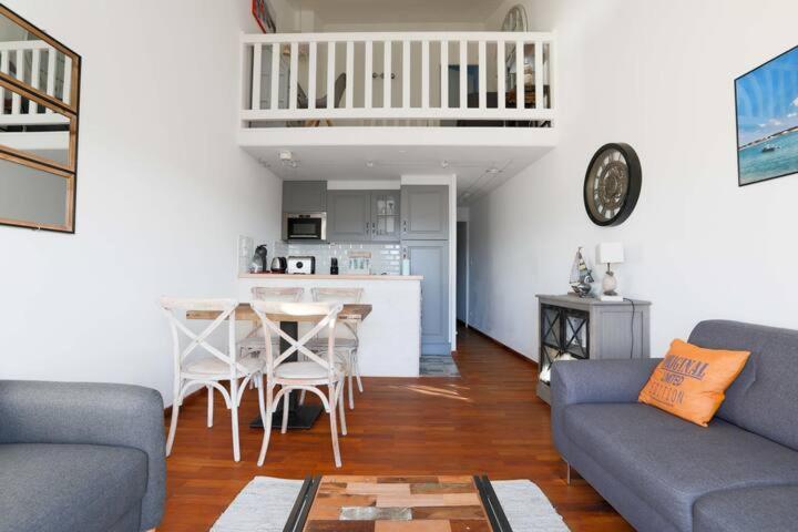 Sur L'Ilot De St Martin Au Centre Du Port Vue Exceptionnelle ! Apartment Saint-Martin-de-Re Bagian luar foto